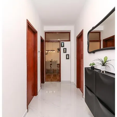 Legend Apartment Grebastica