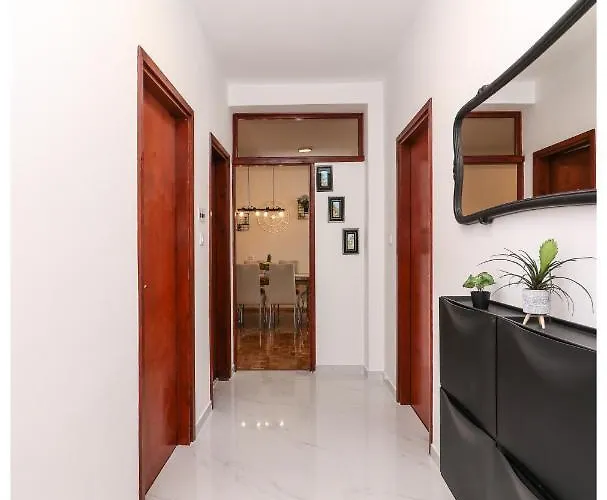 Legend Apartman Grebastica